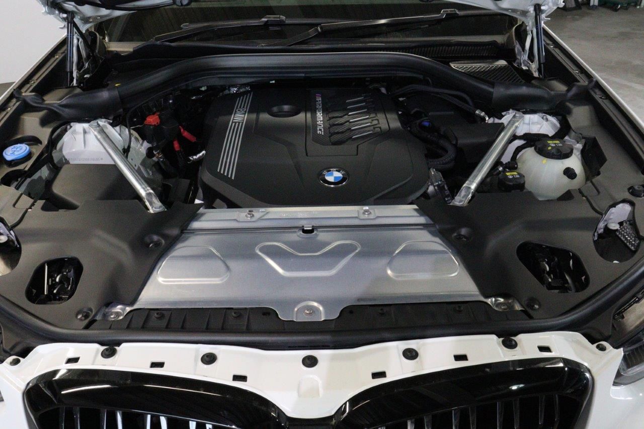 G02 X4 M40i RHD LCI