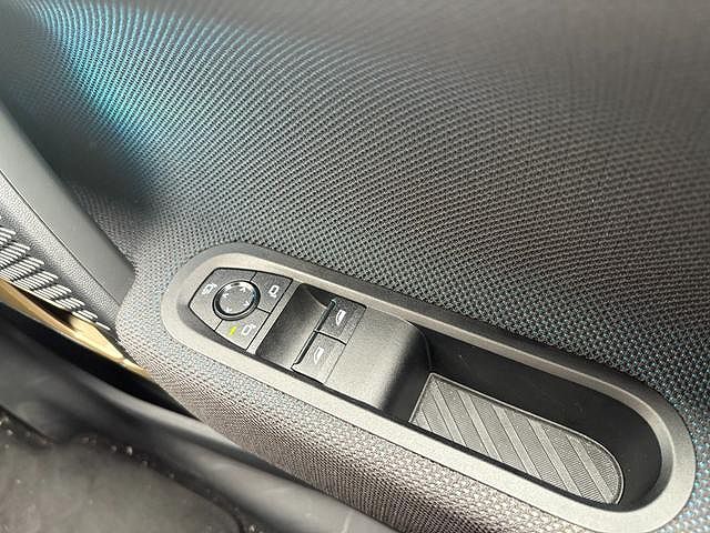 J01 MINI Cooper E