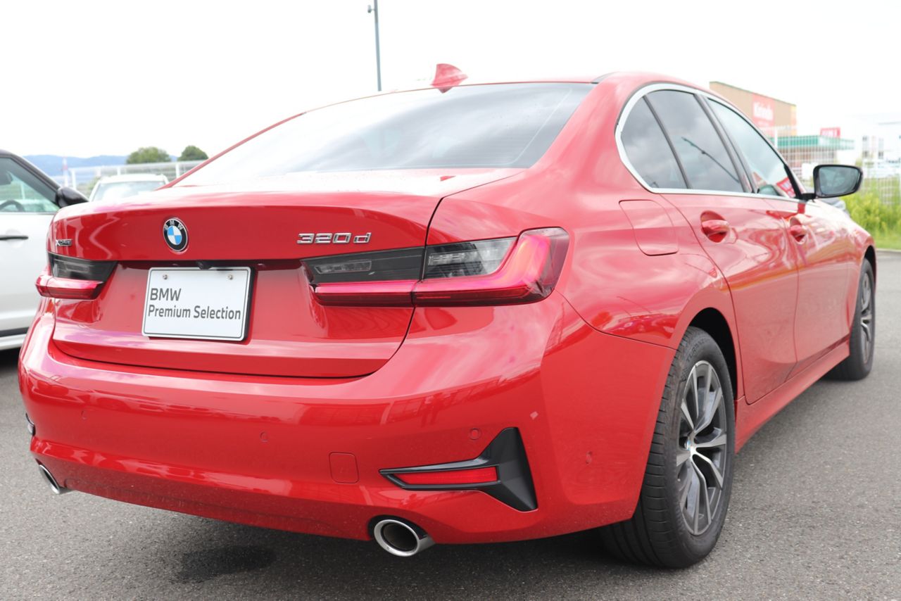 G20 320d xDrive RHD Saloon