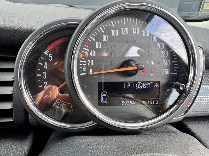 F56 COOPER D (AT)