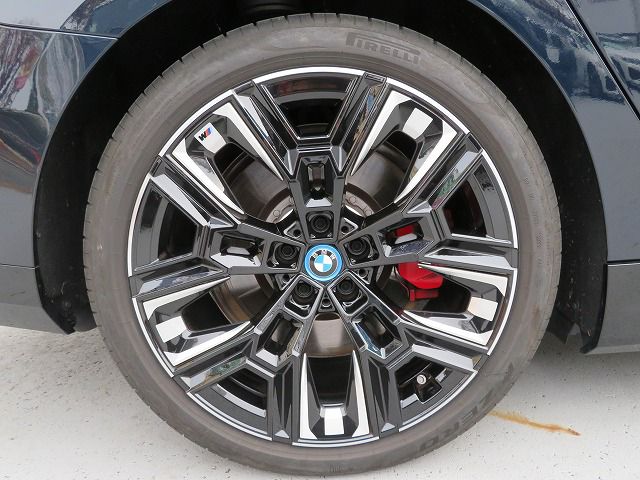 BMW i5 M60 xDrive Sedan RHD