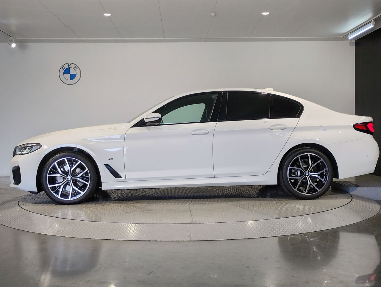 520i Sedan RHD
