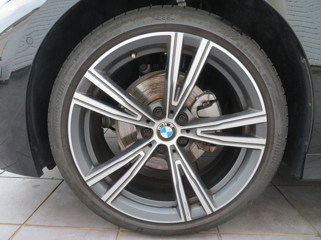 320d xDrive Berline RHD