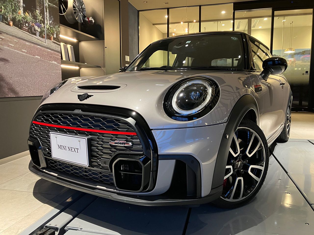 THE MINI JOHN COOPER WORKS.