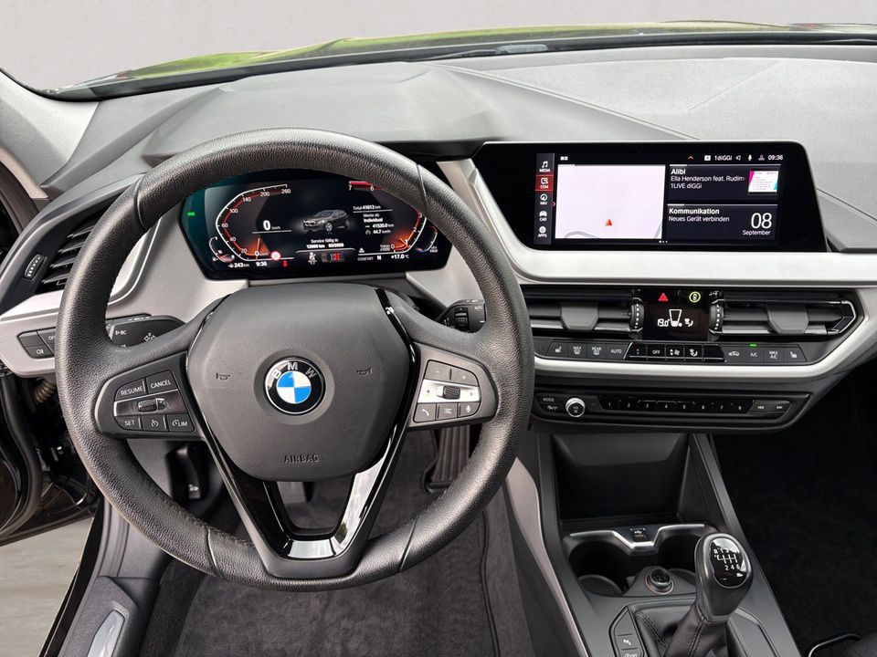 BMW 118