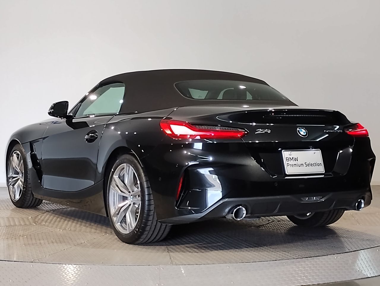 G29 z4 sDrive20i RHD