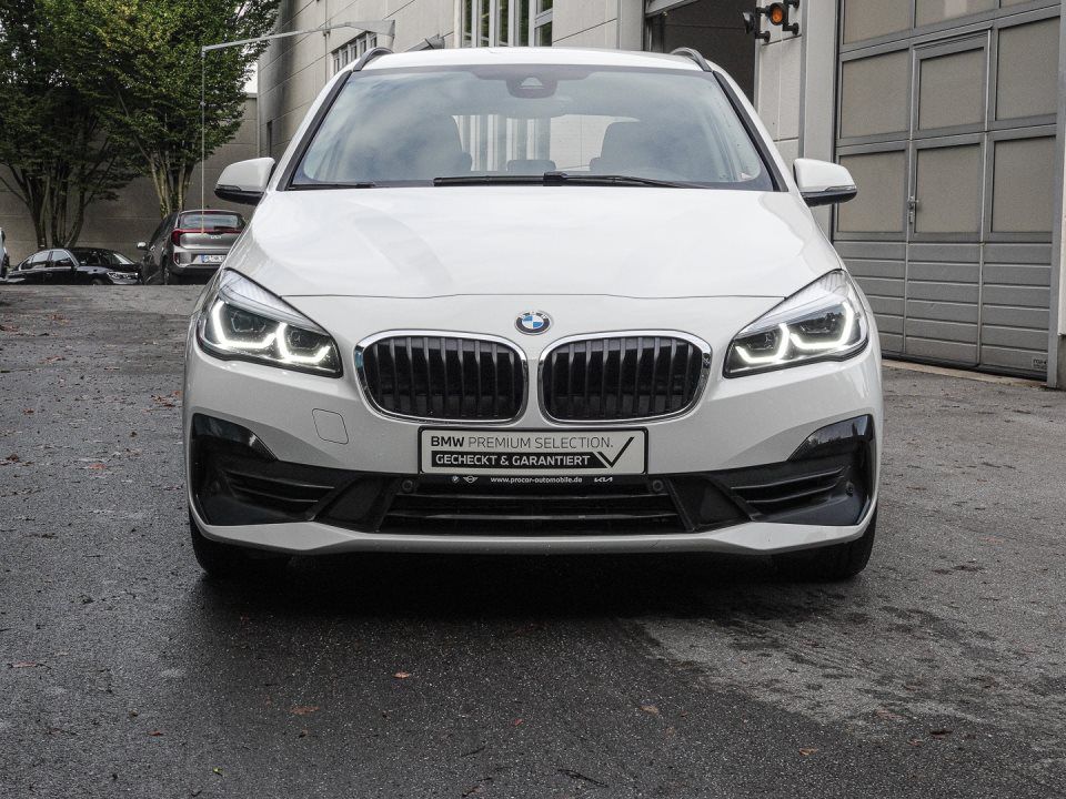 BMW 218