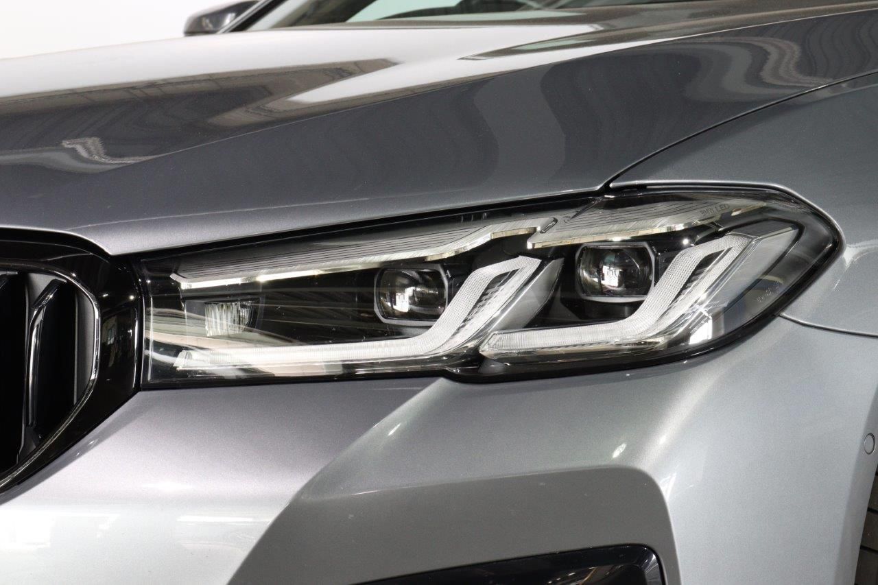 520d xDrive Sedan RHD