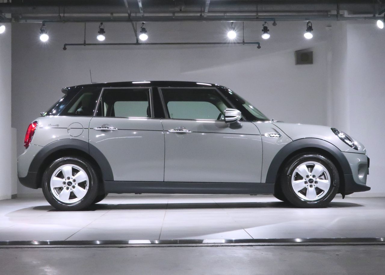 MINI F55 Cooper D 5dr Hatch LCI