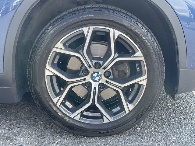 G29 z4 sDrive20i RHD