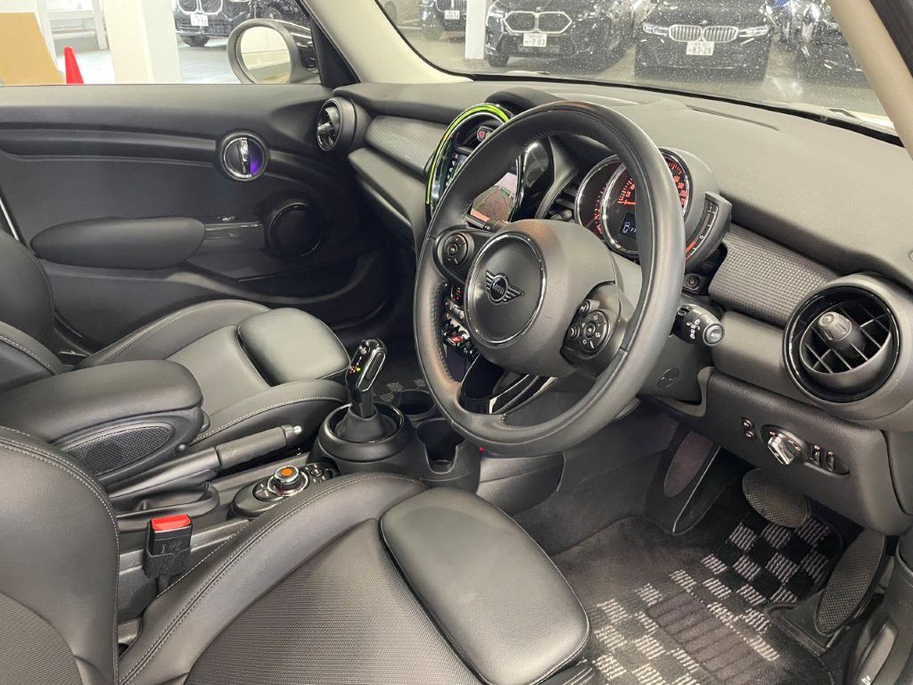 F55 MINI Cooper 5-Door Hatch LCI