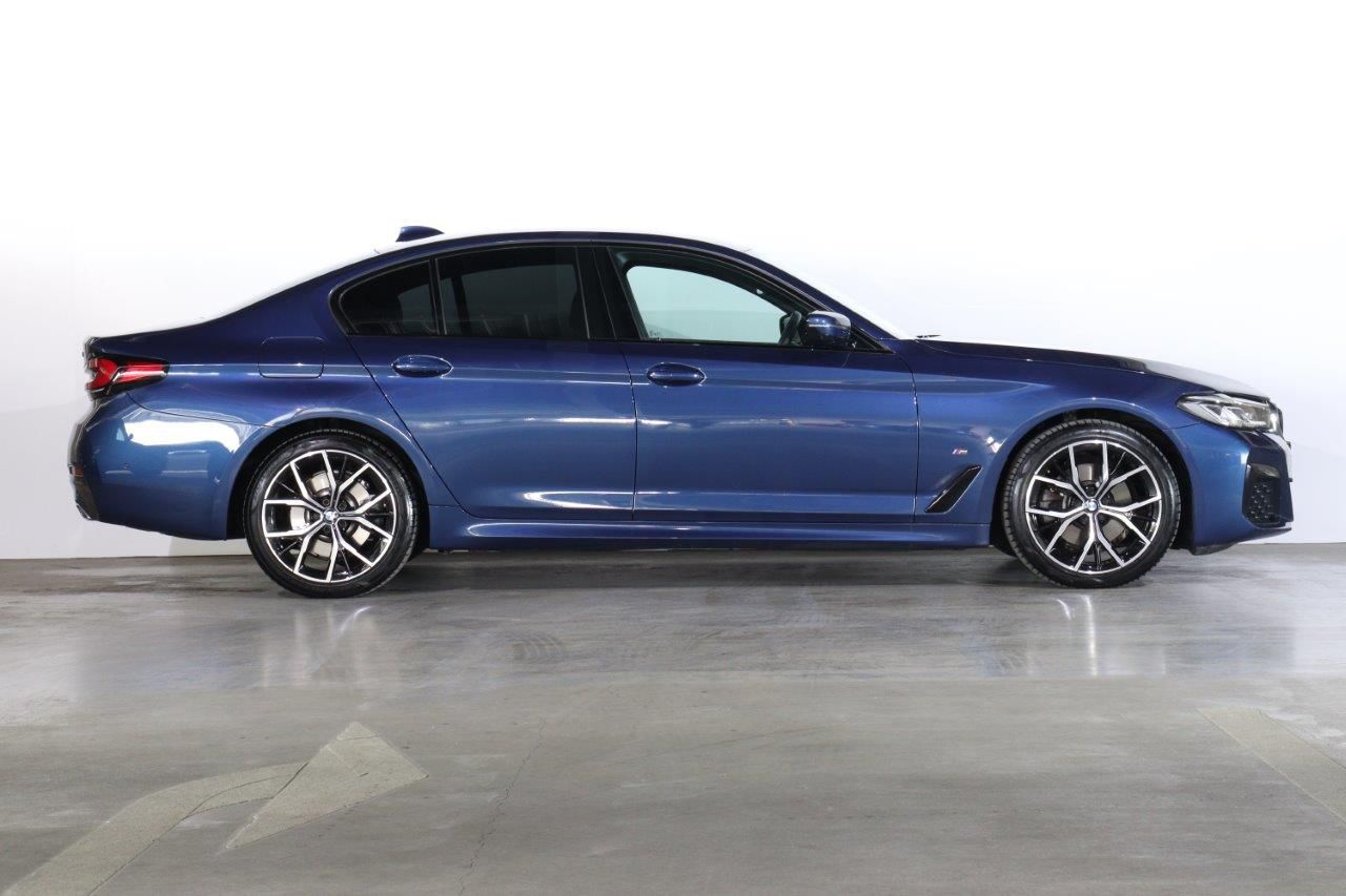 520d xDrive Sedan RHD