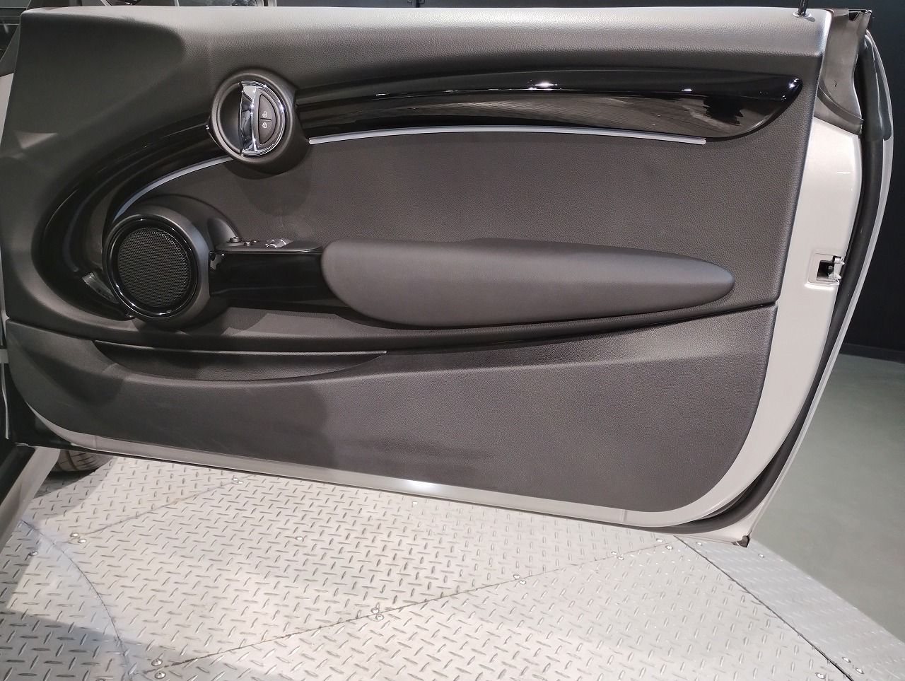 MINI Cooper F56 RHD
