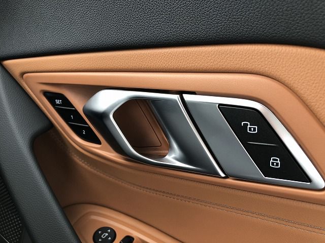 G29 z4 sDrive20i RHD