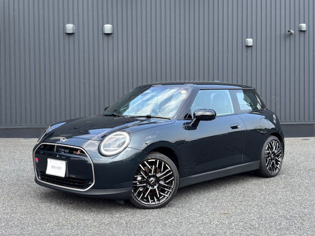 THE NEW ALL-ELECTRIC MINI COOPER SE
