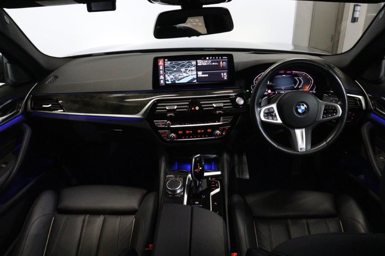 520d xDrive Touring RHD