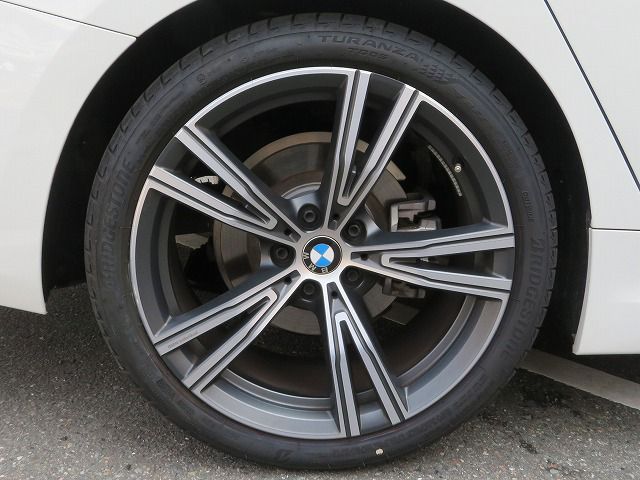 320d xDrive Berline RHD