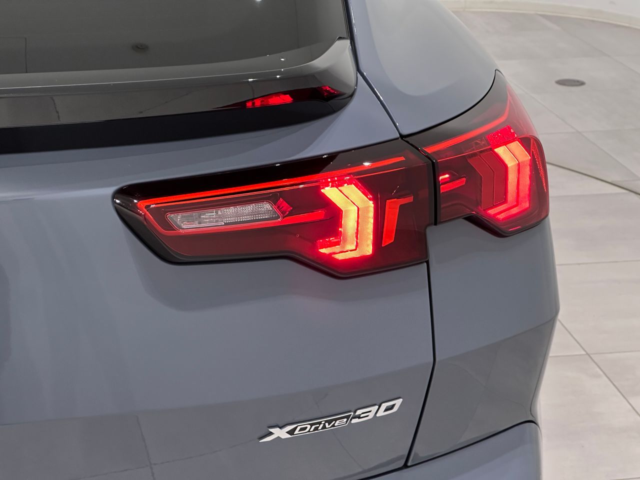 iX2 xDrive30 MSP