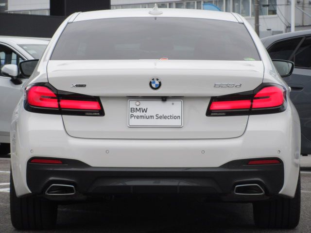 520d xDrive Sedan RHD