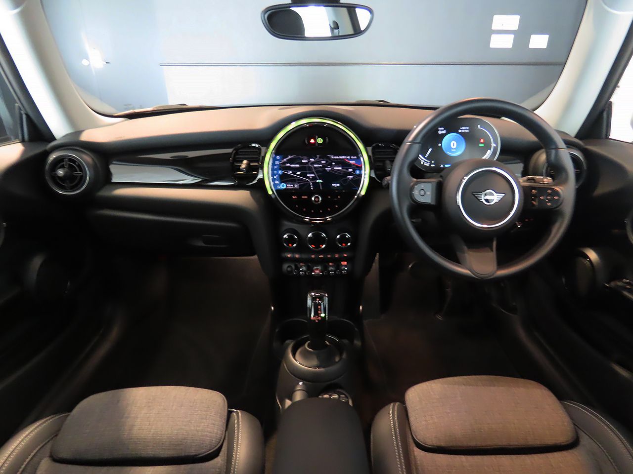 MINI Cooper F56 RHD