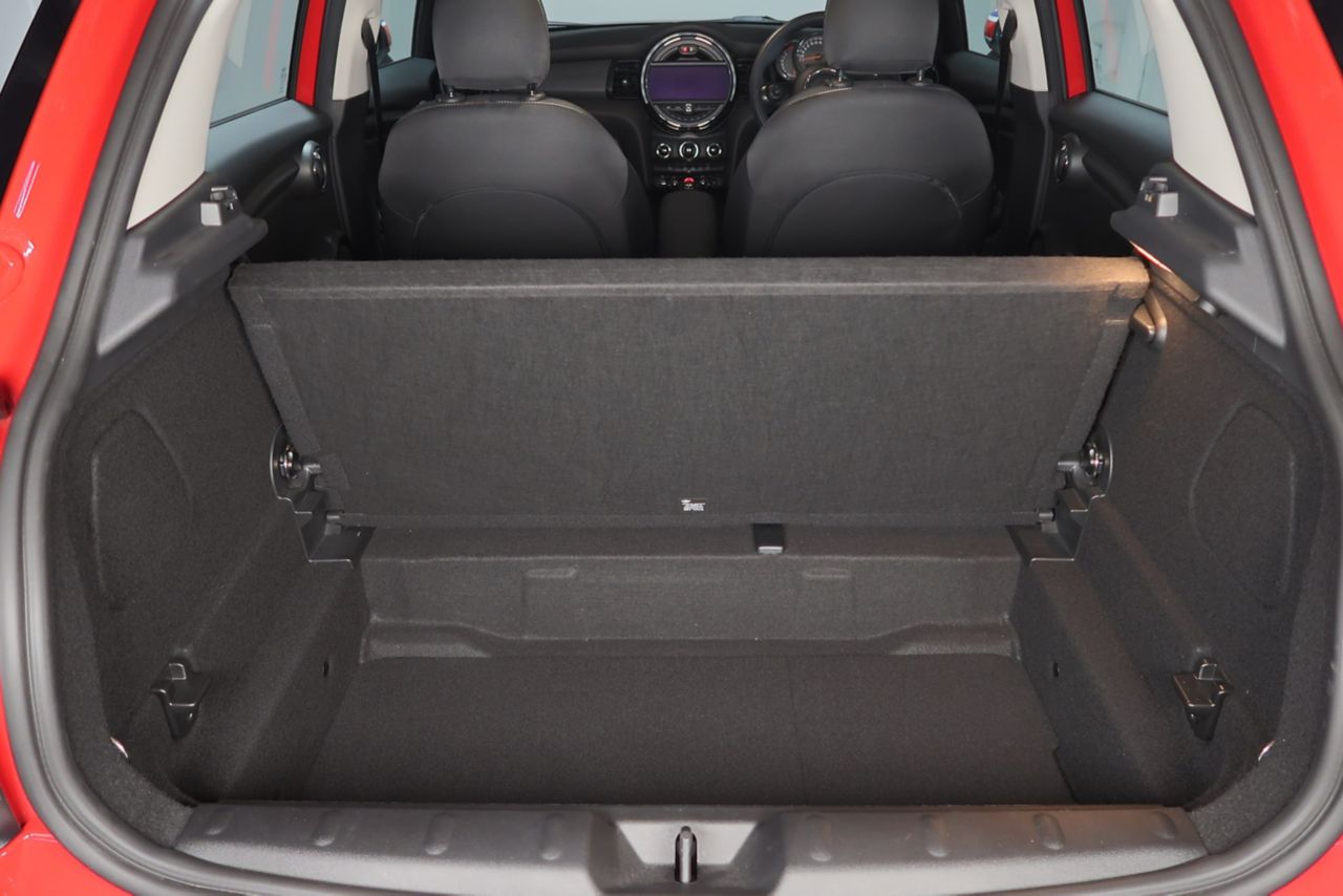 F55 MINI Cooper 5-Door Hatch LCI
