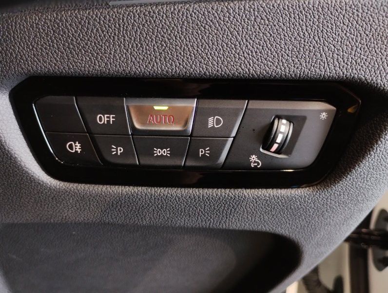 320d xDrive Berline RHD