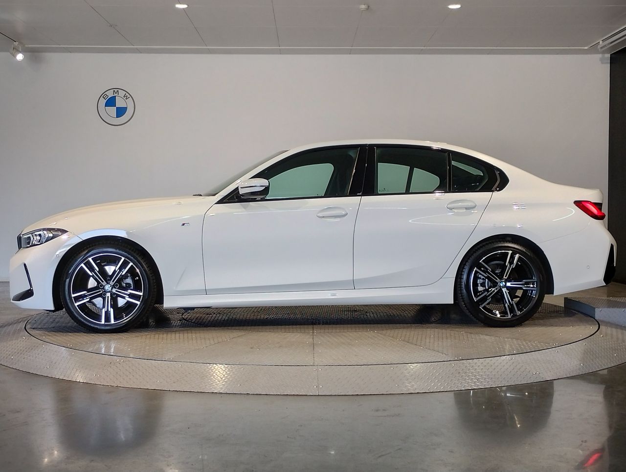 320d xDrive Berline RHD