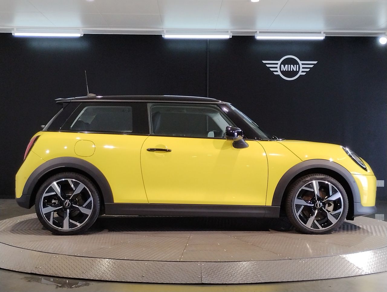 F66 MINI Cooper S 3Dr