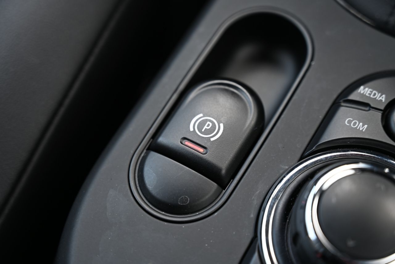 MINI Cooper F56 RHD