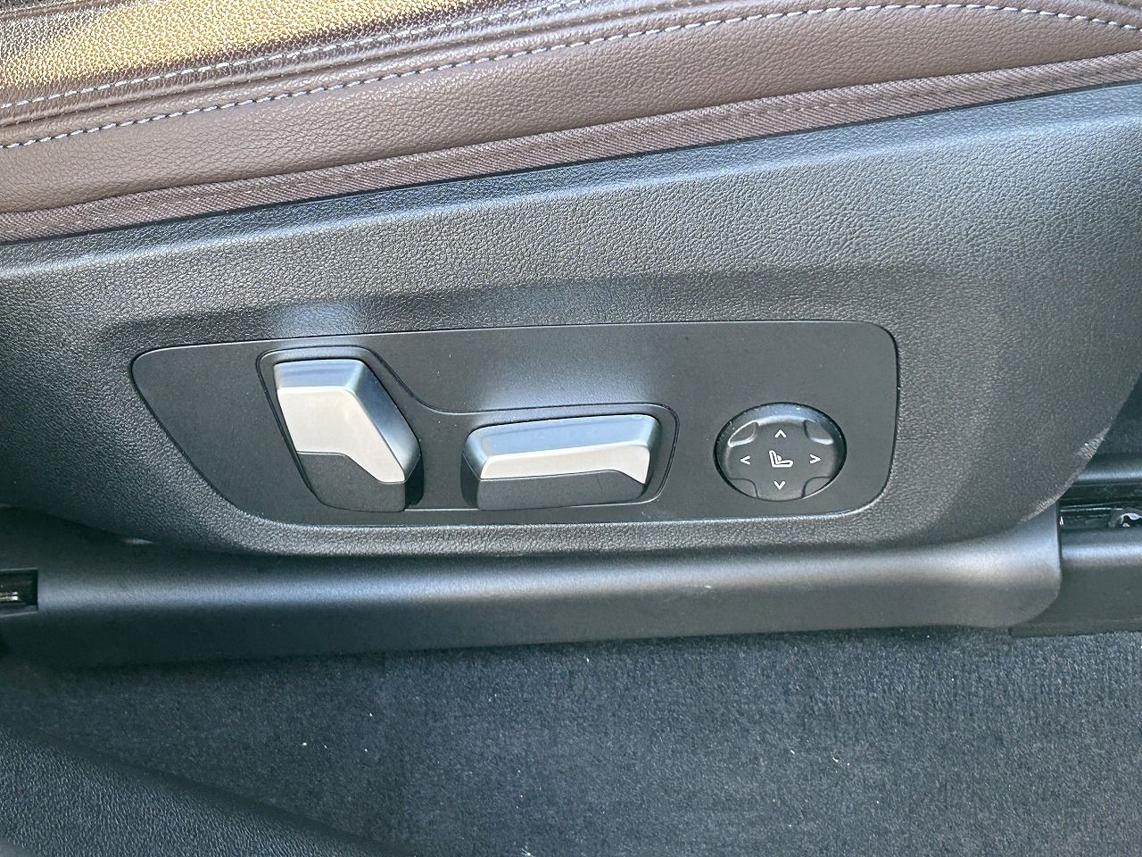 G02 X4 M40i RHD LCI