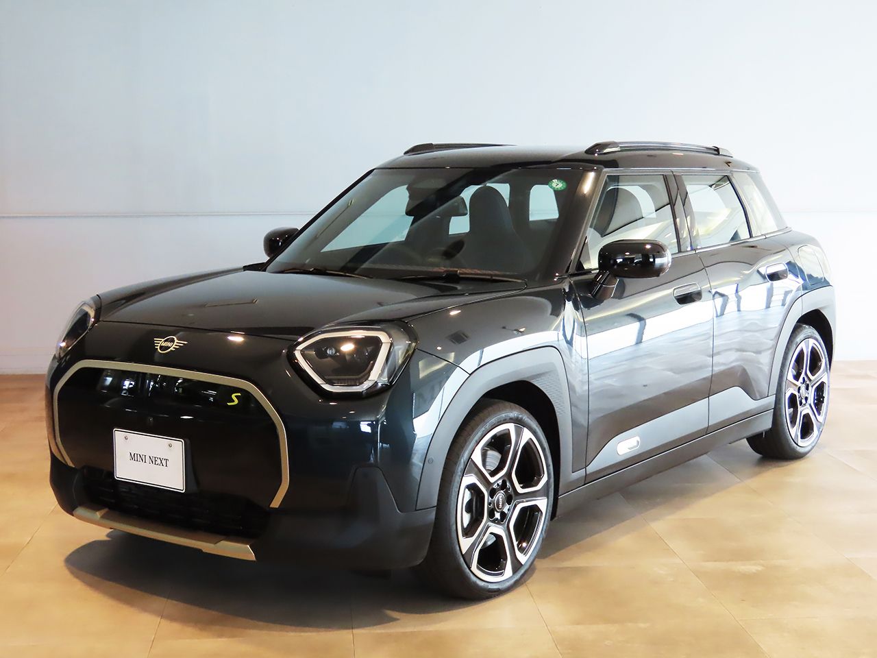 THE NEW ALL-ELECTRIC MINI ACEMAN SE