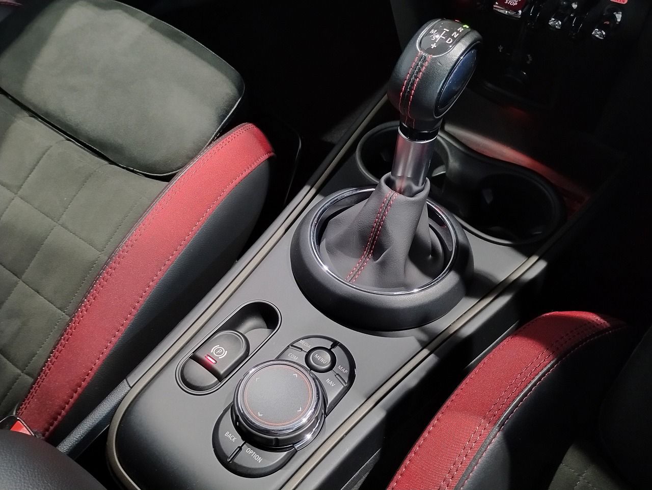 MINI CROSSOVER JCW