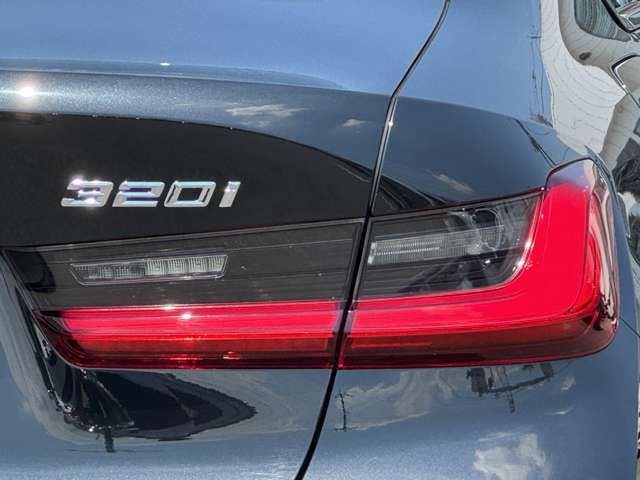 G20 320i Saloon RHD TU