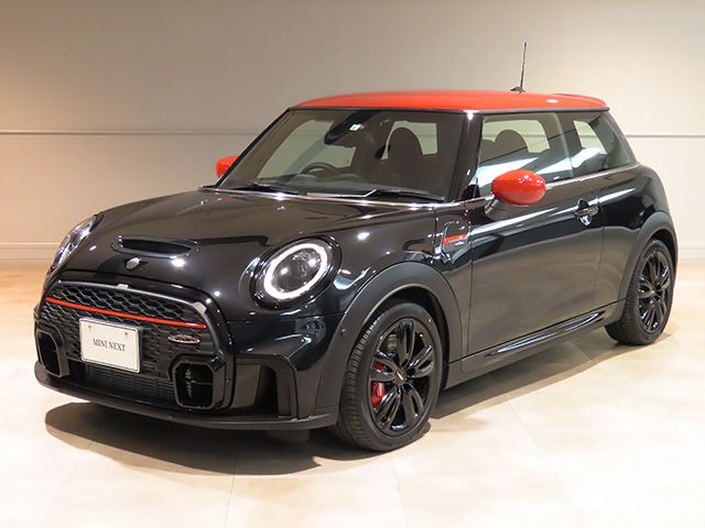 THE MINI JOHN COOPER WORKS.