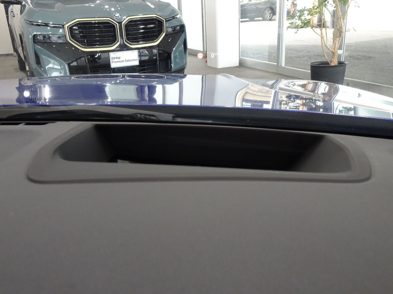 G20 330e Saloon RHD