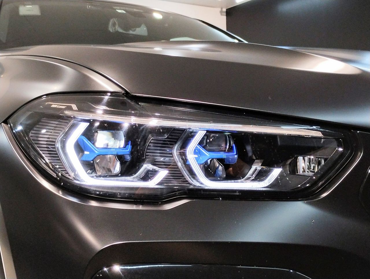 X* M50i RHD