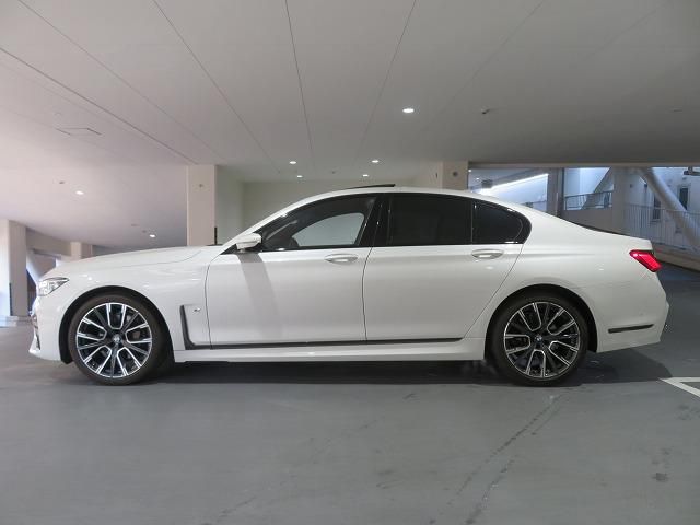 G11 740d xDrive Saloon RHD