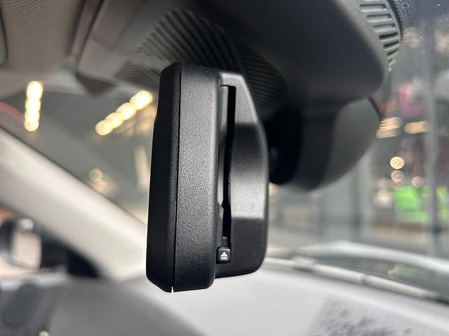 J01 MINI Cooper E
