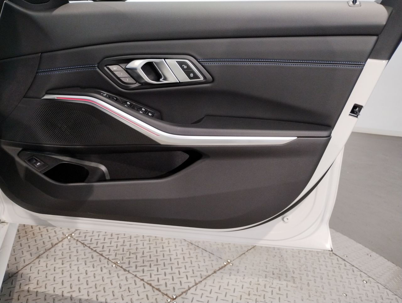 G20 320i Saloon LCI RHD MX
