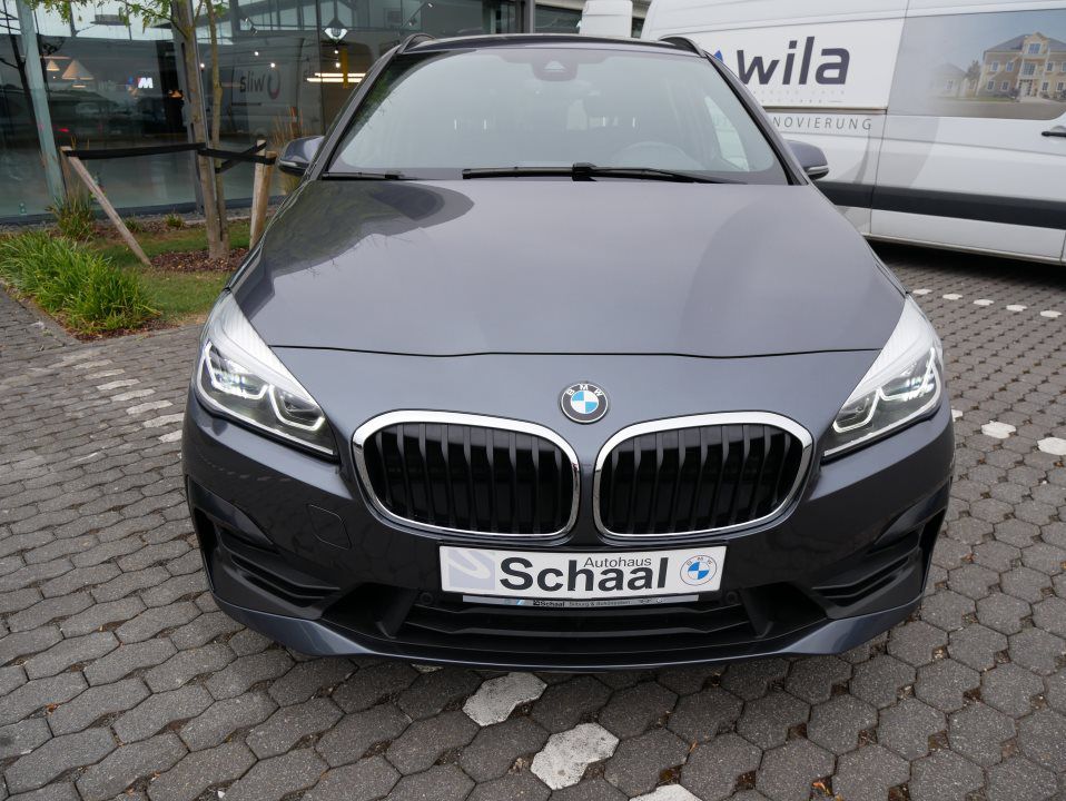 BMW 218