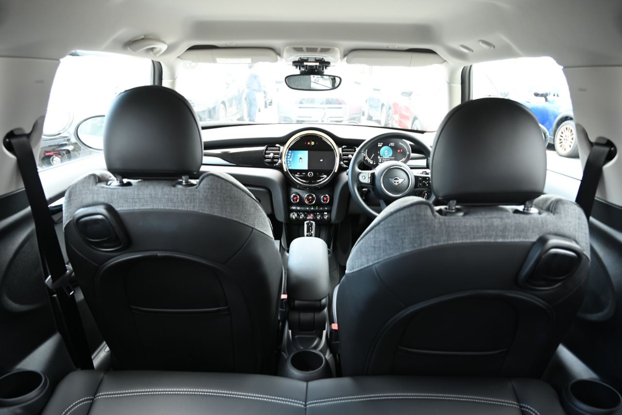MINI Cooper F56 RHD
