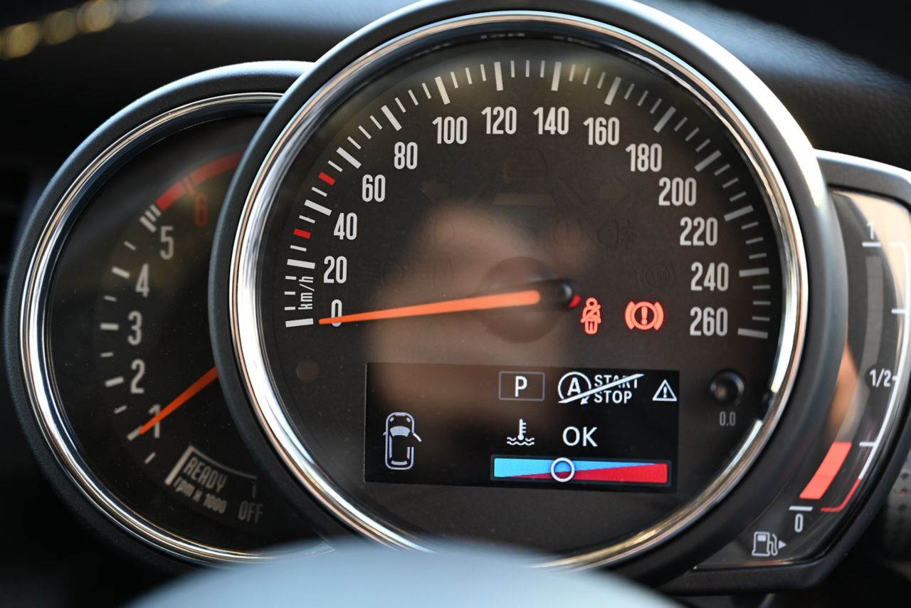 F55 COOPER D (AT)