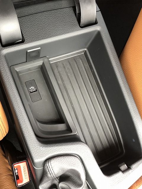 320D SEDAN RHD
