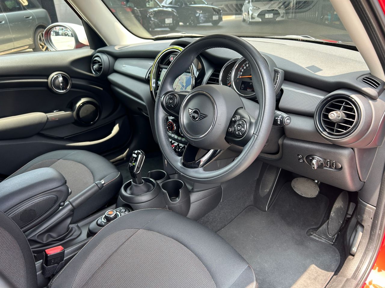 F55 MINI Cooper 5-Door Hatch LCI