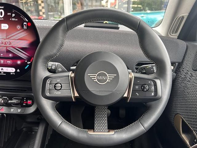 J01 MINI Cooper E