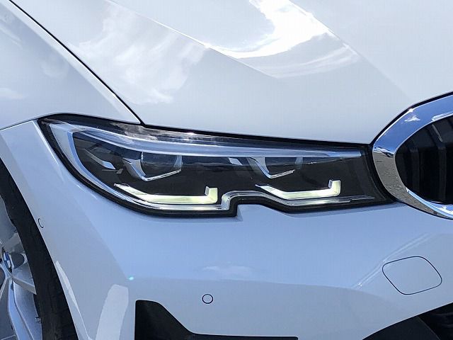 G20 320d xDrive RHD Saloon