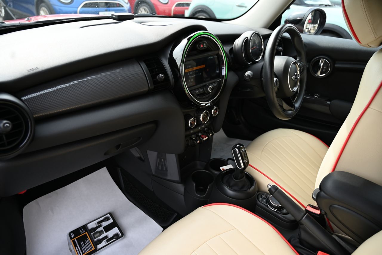 F56 MINI Cooper 3-Door Hatch LCI