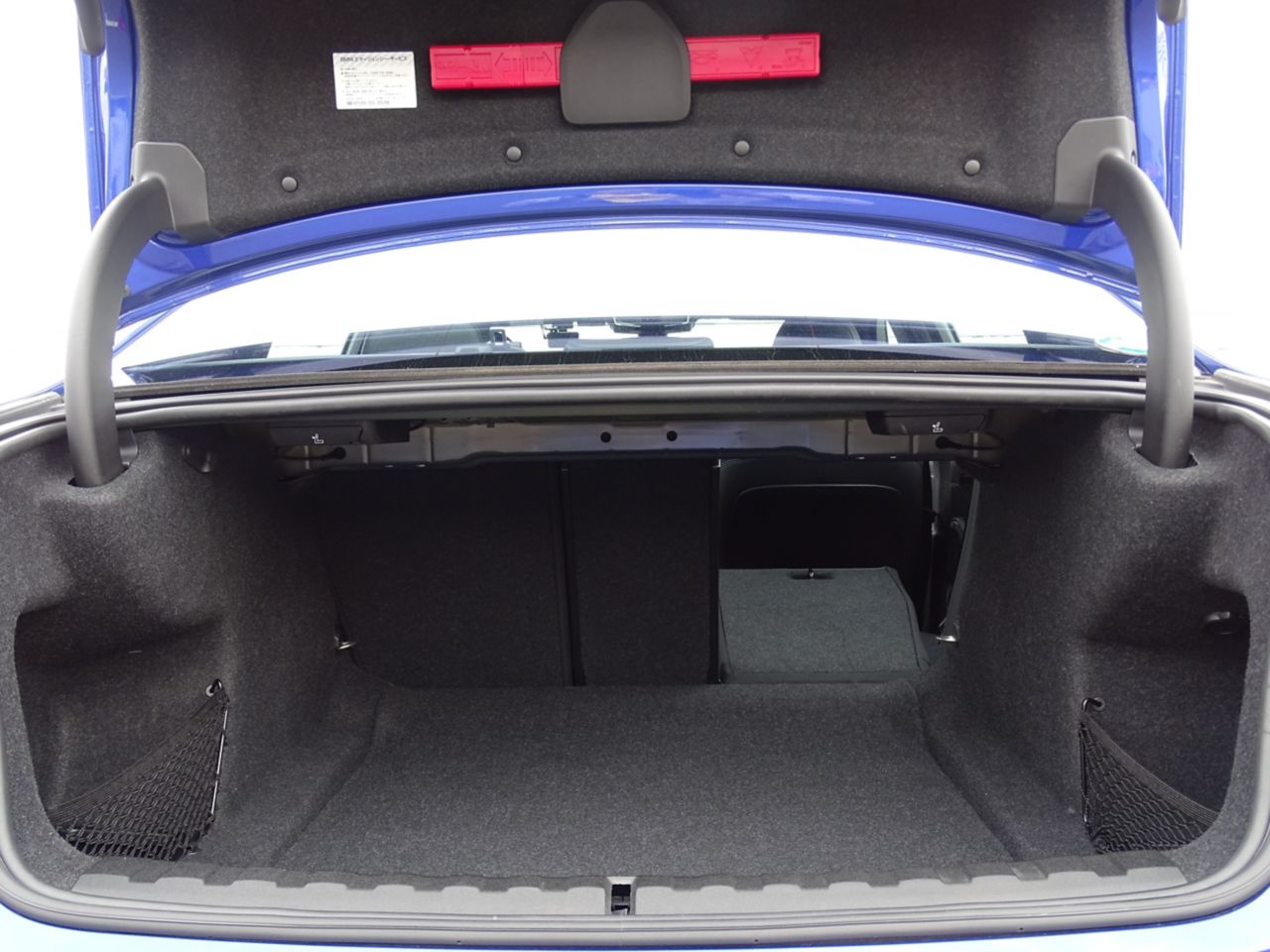 G20 320d xDrive RHD Saloon