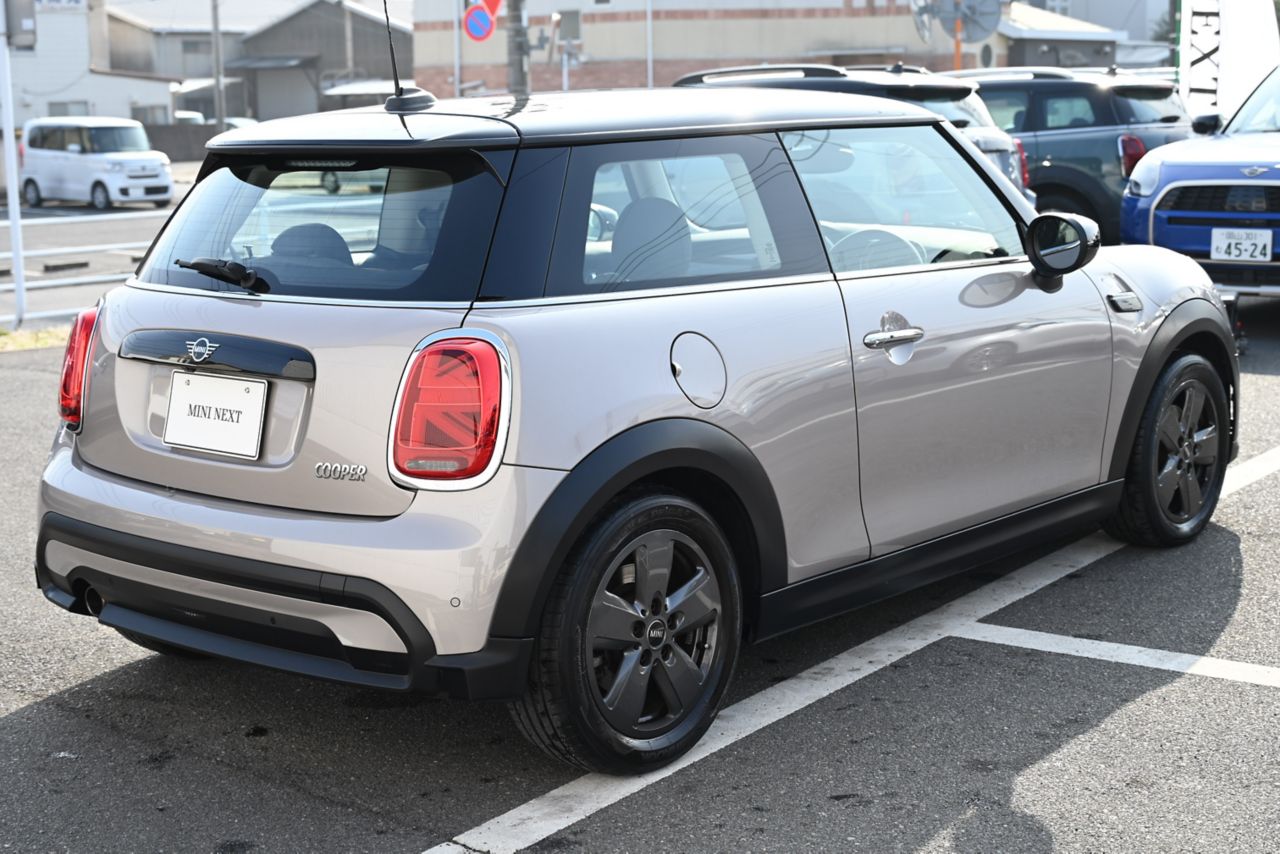 MINI Cooper F56 RHD