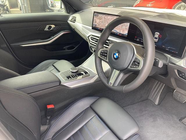 320d xDrive Berline RHD